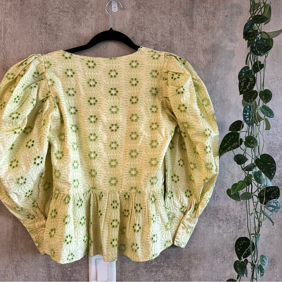 ZARA Puff Sleeve Embroidered Top 💚 - Picture 5 of 10